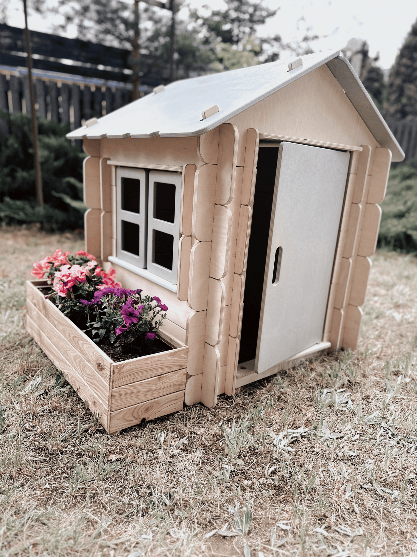 Little Bunny Playhouse – Indoor/Outdoor